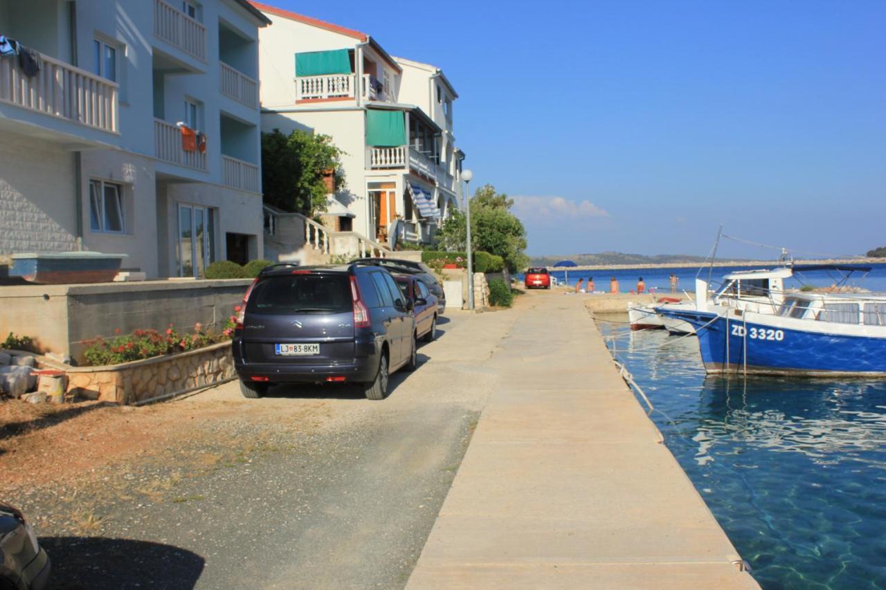 Apartments And Rooms By The Sea Zaglav, Dugi Otok - 8144 Сали Экстерьер фото