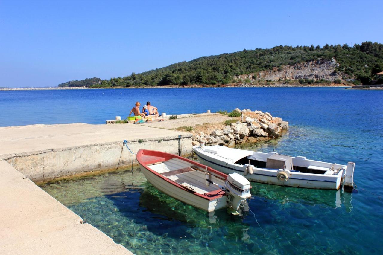 Apartments And Rooms By The Sea Zaglav, Dugi Otok - 8144 Сали Экстерьер фото